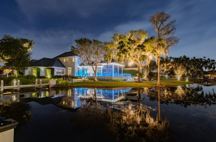 Holiday Lighting Solutions